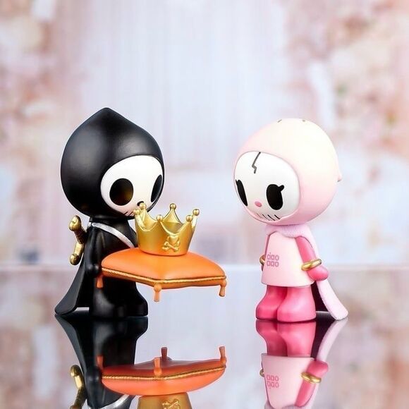 tokidoki Forever my Queen from ‘Til Death Do Us Part Adios & Ciao Ciao S… - Picture 1 of 3